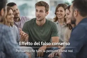 Persone che discutono e sembrano concordare tra loro, esempio di effetto del falso consenso